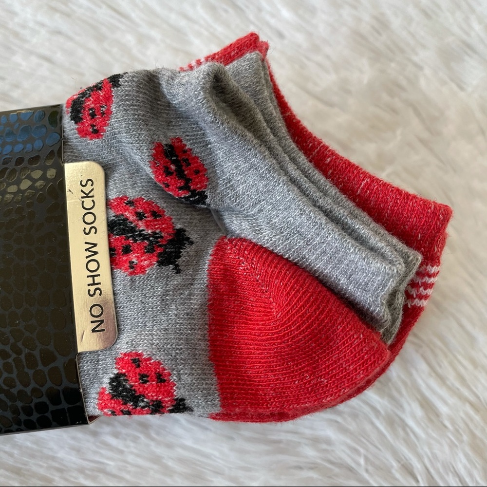 NWT NO SHOW LADYBUG SOCKS great holiday or Christmas gift - Picture 6 of 8